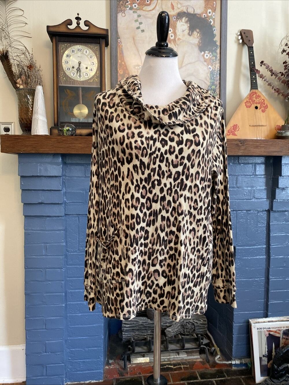 Chico’s Sz 3 (16/18)1X Long Sleeve Thermal Leopard Print Cowl Neck Top